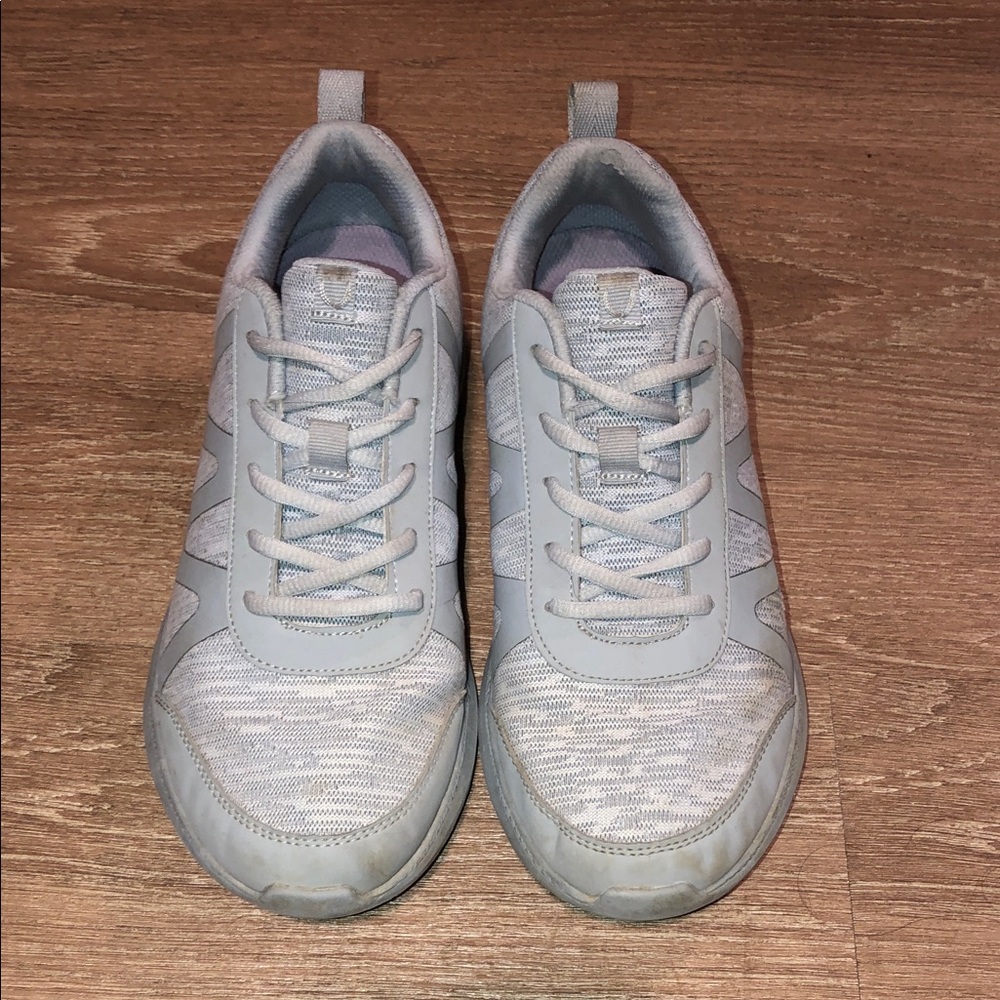 Vionic Slip Resistant Light Gray Athletic Sneakers